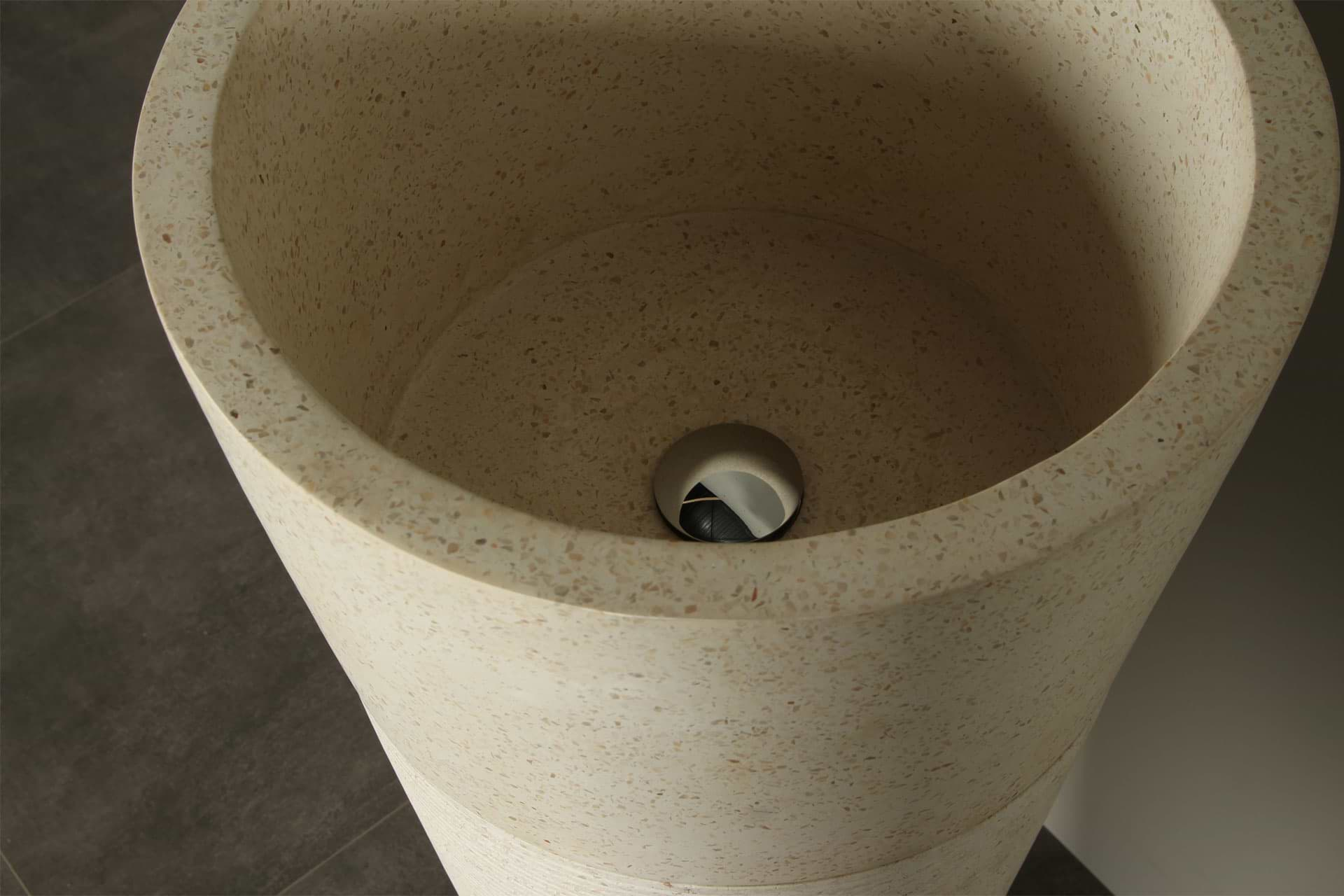 Validatie apotheek Toezicht houden Staande Terrazzo Waszuil Crème Rond 90x40 cm | TZS PS01c - Badkamer  Exclusief